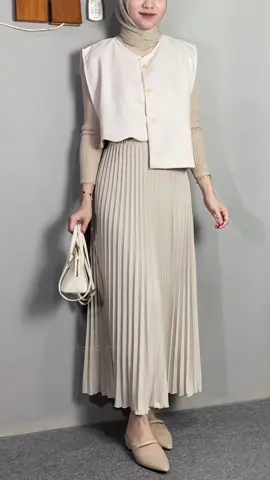 Vestnya lucu 🥹🫶 #vest #vestwanita #vestoutfit #rokplisket #ootdhijab #ootdhijabstyle #inspo 