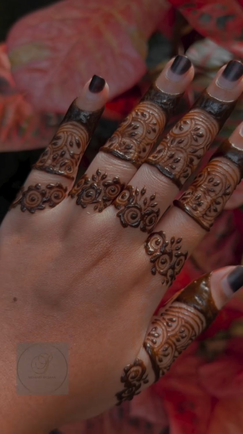 ♥️ #henna #hennadesign #hennaart #hennaartist #fypp #trending #foryou #mehendidesign #mehendi @TikTok 