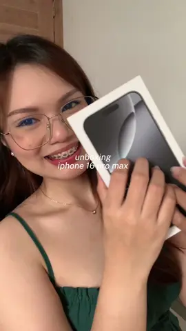 huge upgrade from my old xs max 🤧💗 #unboxing #iphone16 #iphone16promax #apple #powermac #whitetitanium @Power Mac Center 