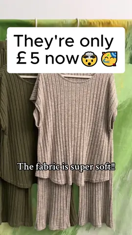 Wear it and own it!!#twopieceset #casual #halloweensale #roundneck #blackfriday #autumnandwintersale #TikTokMadeMeBuyIt #foryour #spotlightfinds #blackfridaydeals 