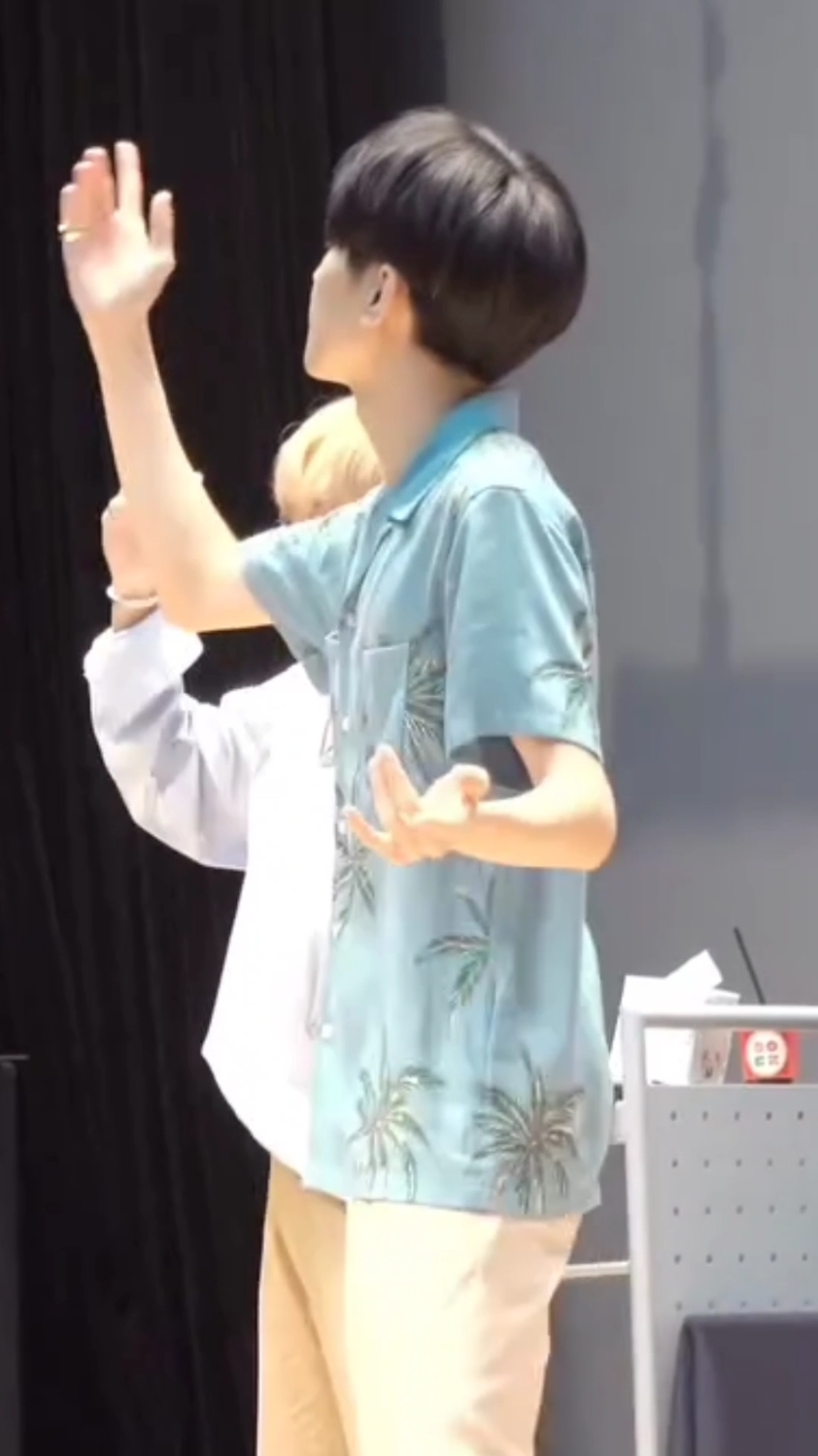 He's perfect even thin body ❤🩷🩵 #SEVENTEEN #세븐틴 #WONWOO #원우