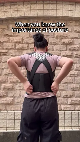 When I'm working I do start to look like Notre Dame's hunchback#PostureCorrection #lovethin #BackSupport #StandTall #posturefix 