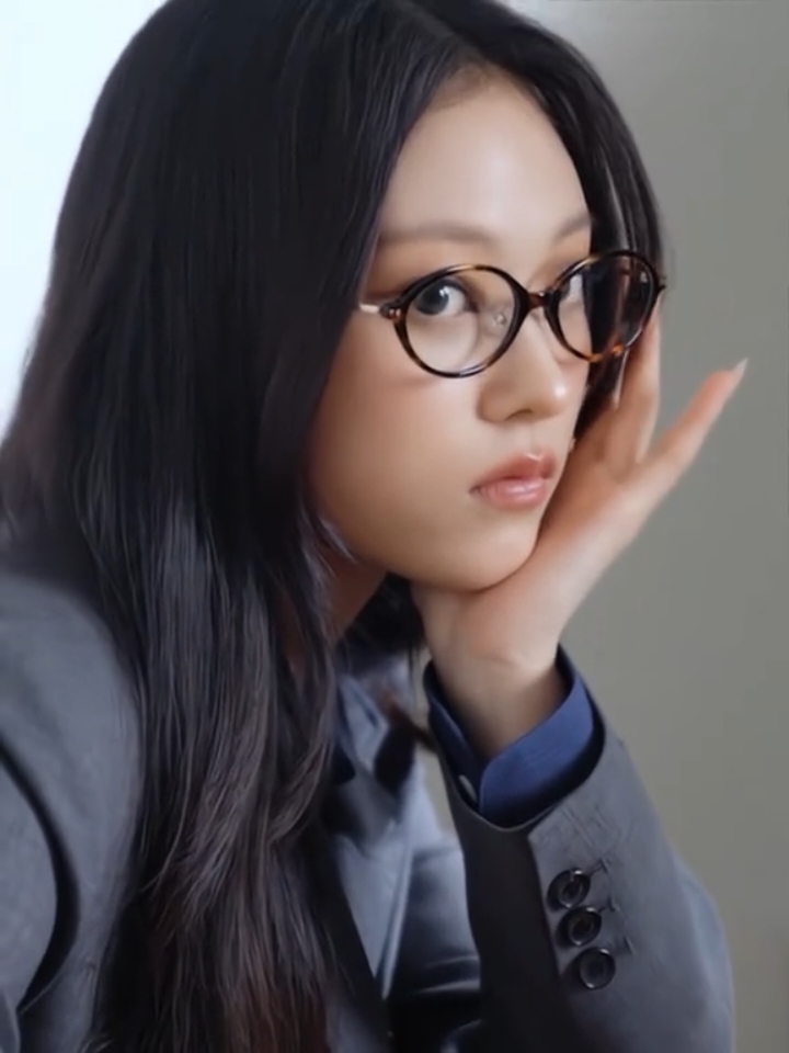 Vanessa Kang we trust 🐈🙇🏻‍♀️#newjeans #haerin #kanghaerin #vanessakang #kittykang #newjeanshaerin 