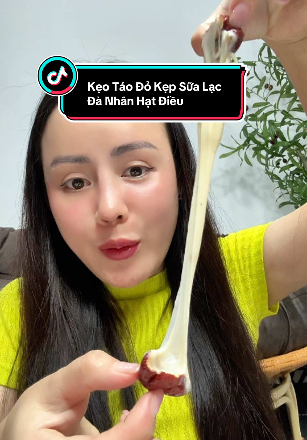 Kẹo táo đỏ kẹp sữa lạc đà nhân hạt điều nội địa trung #keotaodokepsualacdanhanhatdieu #taodokepsualacdanhanhatdieu #noidiatrung #review #ancungtiktok #xuhuong 