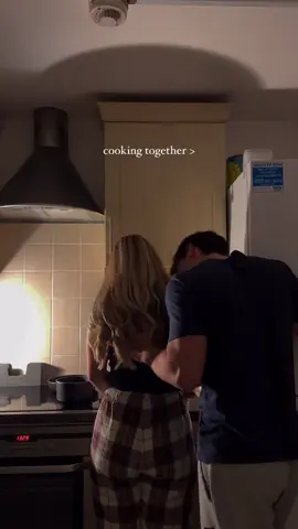 yine daldık hayallere 🫠🩵 . . . . . #couplegoals #dream #couple #Love #food #eveningmeal #hug #boys #dreams #together #cooking 