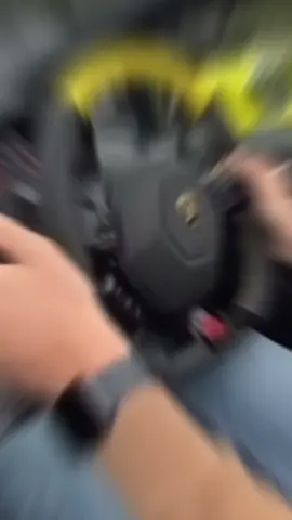 Comment utiliser les palettes pour éviter d’endommager sa boîte de vitesse ??#ivoiretransmission #garageabidjan #boitedevitesse 