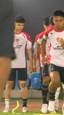 Persiapan Timnas Indonesia U-17 Jelang Pertandingan Kualifikasi AFC U17 Melawan Kuwait 🔥🦅🇮🇩 Join link di bio untuk mendapatkan jadwal pertandingan Timnas Indonesia paling lengkap dan terbaru, serta link untuk menonton pertandingan secara gratis! #timnasindonesia #timnasu17 #kuwait #kualifikasipialaasiau17 #fyp #masukberanda 