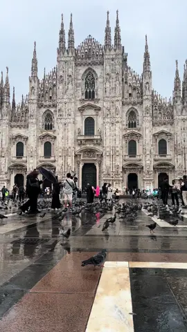 مدينة عهد الاصدقاء , ميلان 🥹🇮🇹♥️ #explore #اكسبلورexplore❥🕊 #اكسبلور_تيك_توك #ايطاليا #ميلانو🇮🇹シ #italy🇮🇹 #ميلان #fypシ #fouryou #سياحة 