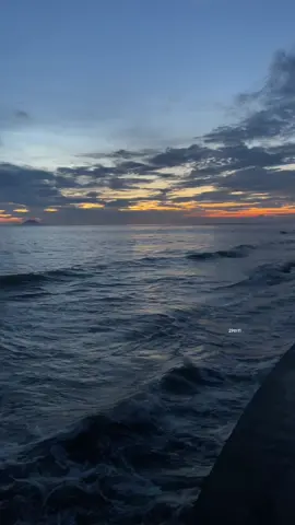 Bình yên bên ai em nhé !!