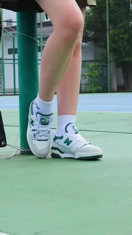 The Classic 550 in White and green, a timeless look for your everyday activity 💚🌿✨ #807garage #sneakers #fyp 