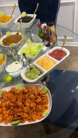 My DIY taco bar from the weekend 🌮😍 #tacobar #tacos #diytacobar #taconight #tacotuesday #mexicanfood #Foodie #fyp