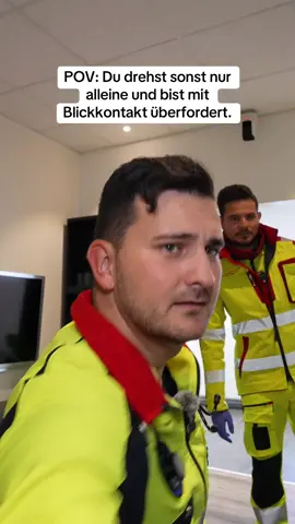 Blickkontakt und Ernst bleiben. Nichts für mich 🫠 #rettungsdienst 