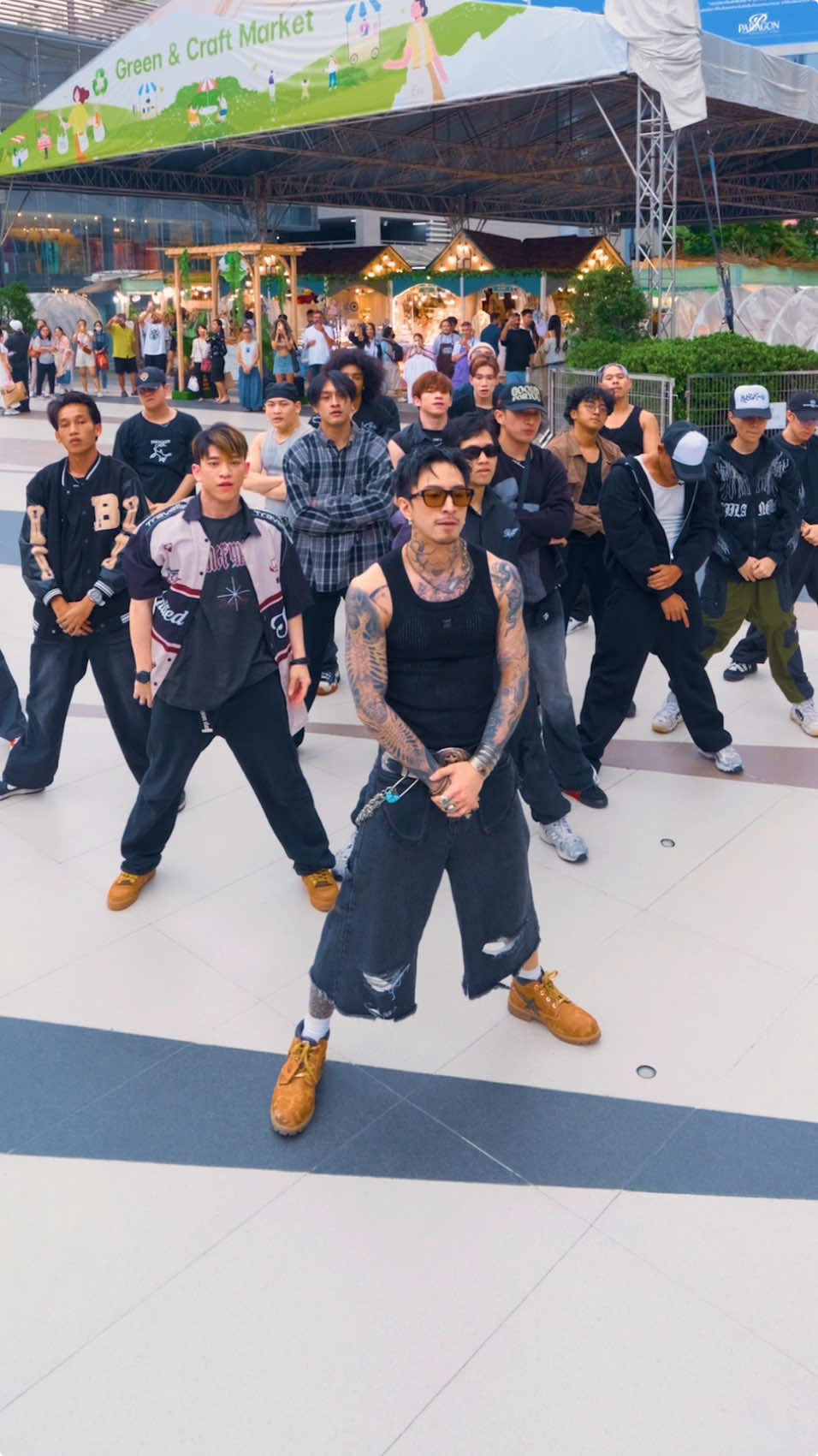 The first flash mob maybe the last tho 😂😳 #YOUALREADYKNOW #TIMETHAI 