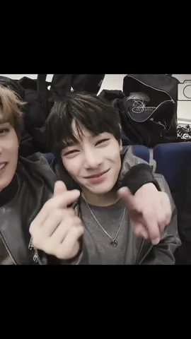 #YANGJEONGIN| fox boy    | #yangjeongin #jeongin #skz #straykids #skzjeongin #kpop #kpopfyp #foryou #edit #jeonginedit #laufey #alettertomy13yroldself #imsosorrythattheypickyoulast 