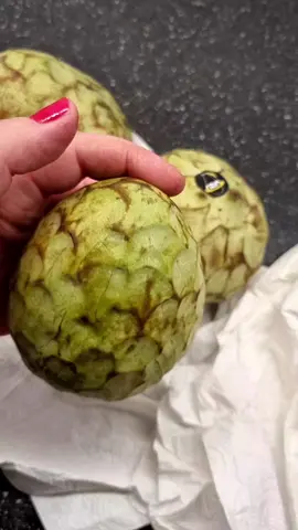 ✨️Cheremoja ✨️ Ist eine süße Frucht die gut schmeckt und auch für eure Gesundheit gut ist.Liest darüber nach. #cheremoja #frucht #yummyfood #nature #healthy  #gesundheitstipps #fy 