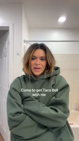 We are back at it. Lets go to @tacobell #tacobellqween #tacobell #TacoBellPartner 