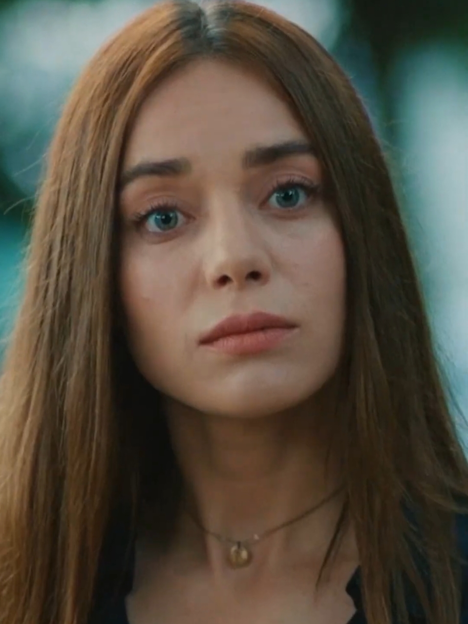 بنظرة خاف منها 🤣  مسلسل لا أحد يعلم موجود على قناتنا على اليوتيوب ▶️  #turkishseries #مسلسلات_تركية #kimsebilmez 