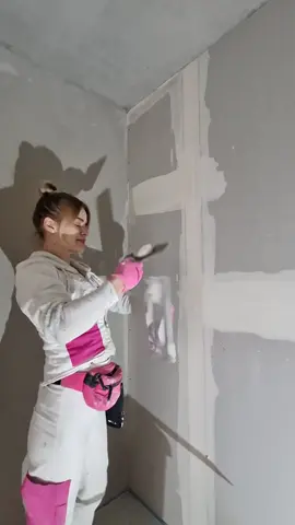 #knauf #knaufspachtelmasse #smootingwalls #uniflot #foryou #flyp #flypシ #proffesional #tea #zmaj #glätten #špahtlanje #work #gletanje #samojako #zatebe #pro  #interiordesign #interior #deutschland #germany #capcut #capcutedit #croatia 