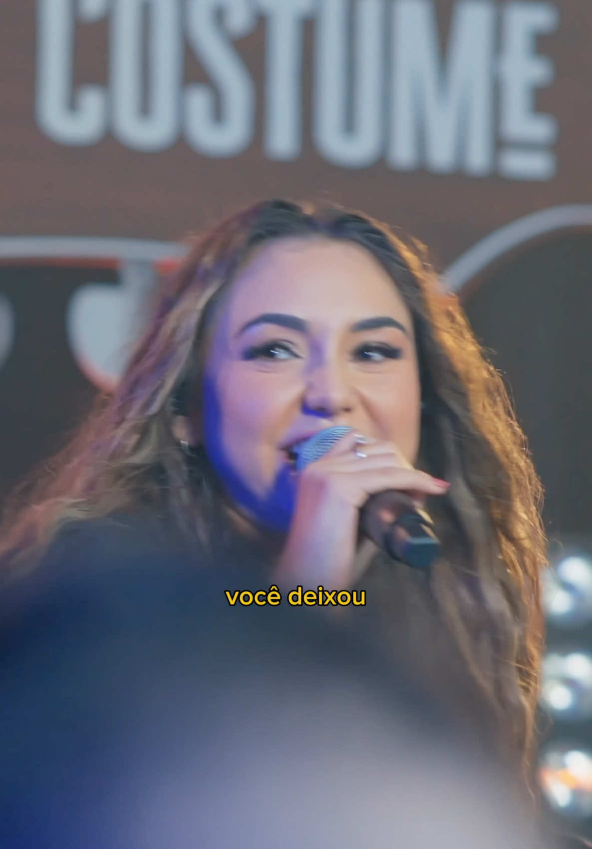 Você levou, um pedacinho de mim... 🔊❤️‍🔥  #euacabovoltando #zezedicamargoeluciano #sabrinamonteiro #sertanejo #music #letras #videoclip 