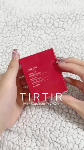 Trying @TIRTIR Inc. Viral Cushion Foundation ❤️ Shade: 21N #tirtir #tirtircushion #cushionfoundation #kbeauty #matte #tirtirredcushion 