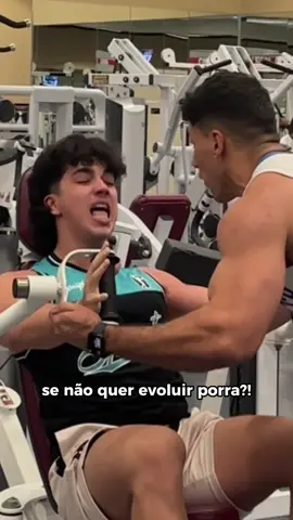 Máquina top em Las Vegas #gymvlog #novidade #academia #treinopesado 