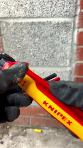 Kìm cắt cáp Knipex. #dungcu #donghe #dungcuducnhat #tools #knipex #knipextools 