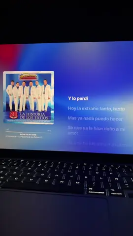 Actos de un tonto | Conjunto Primavera #paratii #fyp #actosdeuntonto #conjuntoprimavera #applemusic #spotify #macbook #lirycs 
