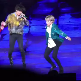 maaf jiminie kurang fokus hyung 😅#yoonmin #yoongi #jimin 