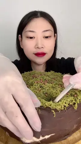 pistachio knafeh chocolate cake asmr mukbang #pistachio #knafeh #choco #chocolate #cake #dessert #asmr #asmrmukbang #mukbang #fyp #foryou 