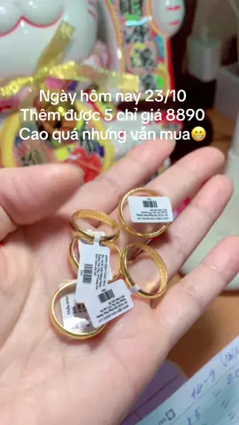 Hôm nay cao quá nhưng vẫn mua cất đi thôi, có thể là sẽ xuống, cũng có thể là lên tiếp nhưng thôi kệ cất đi ko cần thì ko bán#vang #tichcuc #giavanghomnay #tietkiemmoingay #heodat #Vàng Dep Cho Nm 