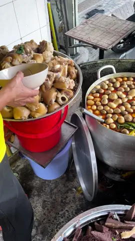 “Đang hot rần rần: Cháo Giò Bò Mix Khăn Long Tổ Ong tại Cháo Bò 99! 🥢 Khăn long giòn sần sật mix cùng giò bò béo mềm, ăn là ghiền luôn 🤤. Đố ai cưỡng lại được combo này, thử ngay đi kẻo lỡ! Ai ăn rồi review cho biết cảm nhận nha 👇 #chaobo99 #LearnOnTikTok #ancungtiktok #xuhuongtiktok #Streetfood #viral #riviewanngon 