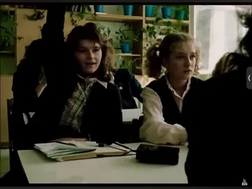 Советские фильмы: школа в конце 80-ых #советскоекино #советскийфильм #киноссср #нарезкафильмов #кинохит #школа #школота #восьмидесятые #перестройка #гласность #неформалы #молодежь #уроквшколе #врекомендации 