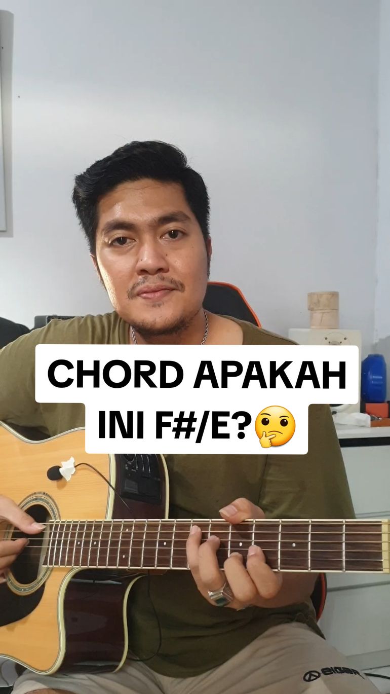 Chord manis 😍 #slashchord #chordmanis #manusiabodohadaband #adaband #chordgitar #belajarchordgitar #belajargitar #gitarispemula #gitarisina #gitarisindonesia 