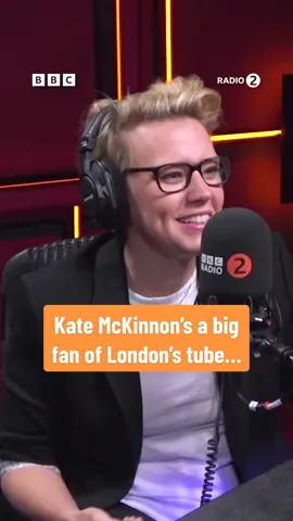“You don’t even know what a treasure you have” 😂 #katemckinnon #saturdaynightlive #london #zoeballbreakfastshow 
