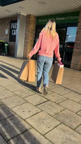 Delivering Joy ❤️ #jalfamily #deliveringjoy @Dunelm 