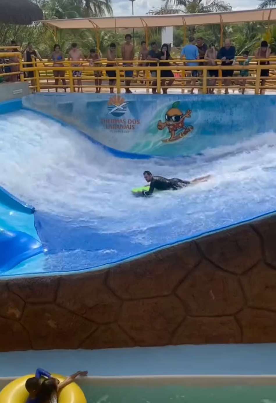 A VIDA E MUITO CURTA SÓ PARA VIAJAR NAS FÉRIAS, @thermasdoslaranjaisoficial recomendo muito, melhor parque que já fui . Saudades 🥰! #piscina #Vlog #viajem #mineviajem #fimdesemana #olimpia #thermasdoslaranjais #crista 
