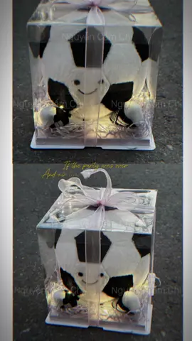 Hộp quà gấu bông bóng đá / bóng rổ / bóng chuyền / bóng bi a🤩 Bóng 35cm  Món quà đặc biệt cho dân iu thể thaoo 🥰 Kèm led cho mỗi hộp #xhhhhhhhhhhhhhhhhhhhhhhh #viral #review #muataitiktok #bongda #hopmicatrongsuot #fyp 