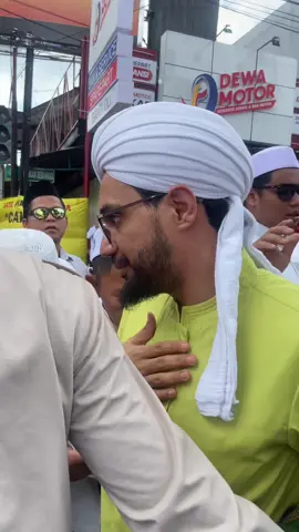 Ahlan Wasahlan putra Guru Mulia Habib Salim bin Habib Umar bin Hafizd dihaul solo 🥰 #haul #haulsolo #haulsolo2024 #solo #jawatengah #keratonsolo #sholawat #haulhabibalialhabsyi #habibalialhabsyi #simtutduror #maulid #habibsyech #habibsyechassegaf #habibnovelallaidrus #habibnovel #habib #habibumarbinhafidz #habibumar #habibumarbinhafidzh #habibumarindonesia #habibsalimbinumarbinhafidz #habibumarbinhafidztareem #habibumarindonesia #sekumpul #abahgurusekumpul #guru #abahguru 