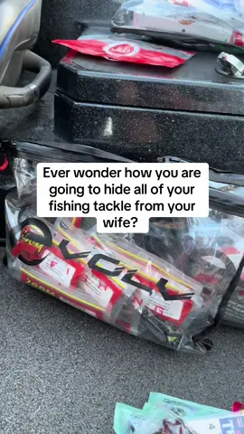 Never worry about your wife finding all your tackle or it being unorganized ever again with the Evolv Bait Bags 🎣 #fishinglife #evolvfishing #fishinggear #fishinglifestyle #fishingcommunity #fishingvideos 