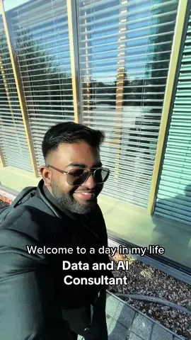 Follow Maxime through his day as a Data Analytics and AI Consultant 🤖🙌🏼 #dayinmylife #big4 #pwc #spendthedaywithme 