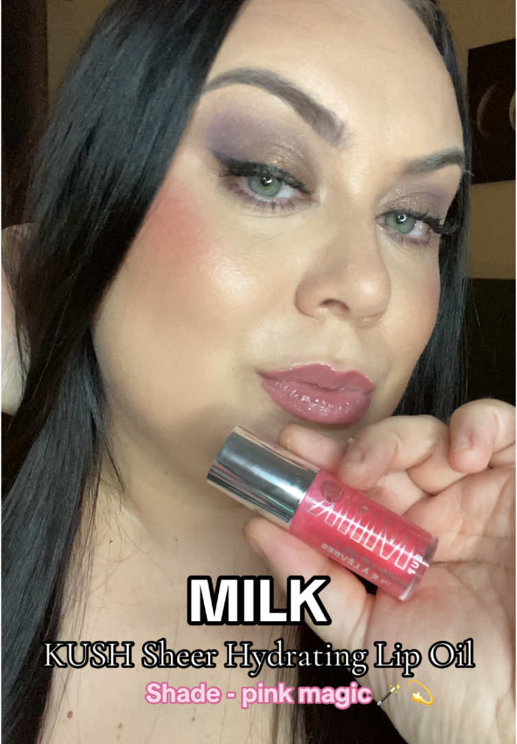 IM OBSESSSSED !!!!! @milkmakeup #milk #lipoil #lips #juicylips #juicy #makeup #musthave #beautycontentcreator #ugccreator #creator #BeautyTok #makeuptok 