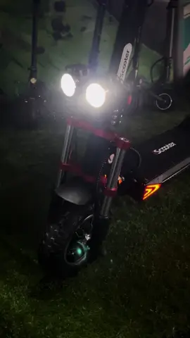 The all new iScooter ix8 is proving to be popular choice since its release 😍 In stock now at Elite Scooters Scotland. Dual 1200w brushless motors, 48v, 20Ah lithium ion battery pack and top speeds of up to 38mph and 43 miles single charge range. Add 11 inch off road tyres and hydraulic disc brakes, the ix8 certainly delivers value for money! Link in comments 🏴󠁧󠁢󠁳󠁣󠁴󠁿 #iscooter #ix8 #electricscooter #escooter #elitescootersscotland #valueformoney 