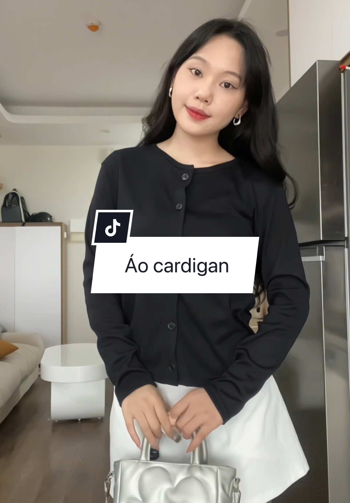 Áo cardigan mỏng xinh lém, mặc trời thu này là hợp lýyy 🤗 #aokhoacmong #aocardiganmong #aocardigannu #aocardigan #cardigan #duongailinh 