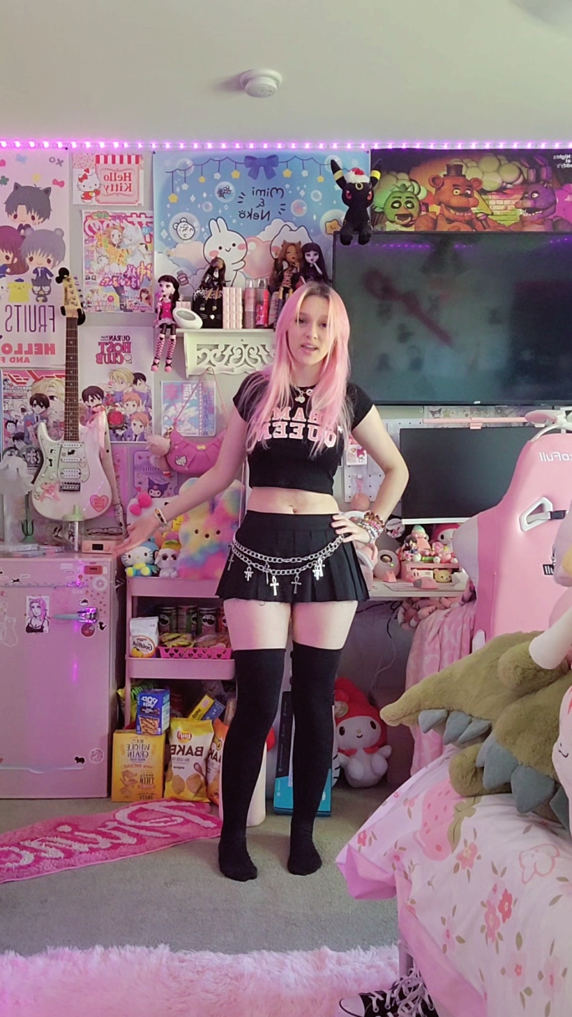 lowrise mini skirts>> #emogirl #egirl #fypシ #foryoupage #fyp #egirloutfit #altgirl 