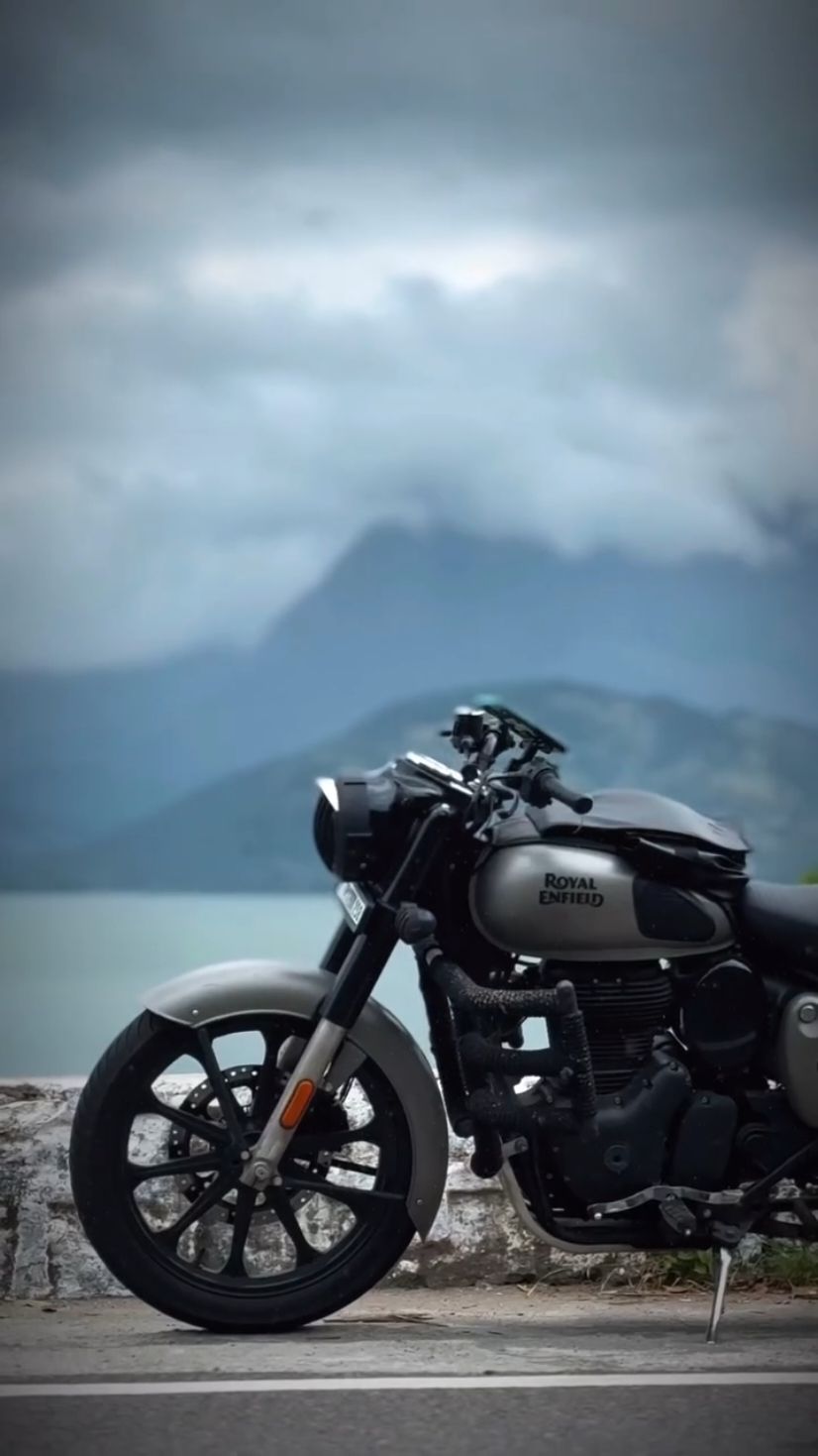 Royal Enfield 💥 #foryou #foryoupage #fupシ #fypシ゚viral #trending #tiktok #tiktokofficial #royalenfield #royalenfiledlover #vairl #vairalvideo #plzunfrezemyaccount #unfrezzmyaccount #_mafuz @CapCut @TikTok 