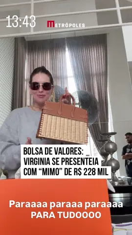A influenciadora #Virginia Fonseca causou alvoroço nas redes sociais após mostrar aos seguidores um “#mimo” que deu a si mesma no dia seguinte ao aniversário de sua filha Maria Flor. O preço da #bolsa de modelo Straw Z Stamp Kelly Picnic 35 Handbag, adquirida pela jovem, chega a custar R$ 228 mil. O registro foi publicado pela jovem nesta terça-feira (23/10). “Galera, me mimei. Vou mostrar para vocês esse mimo. Estava ansiosa para chegar, chegou. Meu amigo, chegou…”, diz a influenciadora logo antes de revelar a nova bolsa. #tiktoknotícias