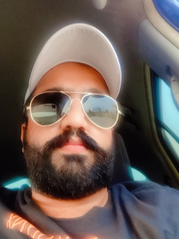 O Teray Jaray Yaar kaday Saday Yaar See #undefeated #sidhumoosewala #punjabisong #rapstar  #Vlog #izhaar #punjabisong #toptrending #islamabaddiaries #roamingaround #boysnightout #rayban #raybanaviators #dailyvlog #officelife #viraltiktok #100kviews #foryou #foryoupage #goviral #islamabadian #summervibes @MAliNawazmohal 