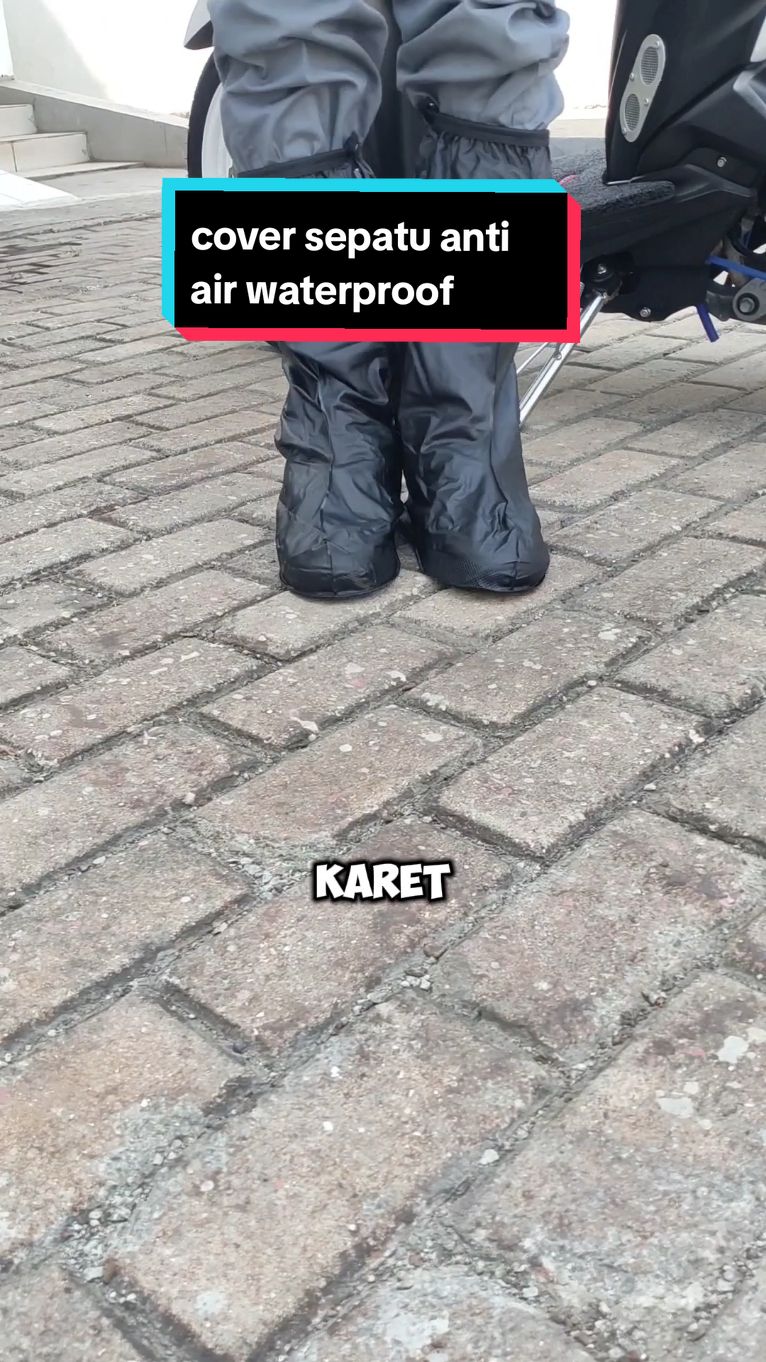 Cover sarung sepatu anti air untuk menutupi sepatu agar tidak basah saat hujan,cocok untuk berkendara dalam hujan😊😊 #coversepatuantiair #sarungsepatu #coversepatuwaterproof #WIBGAJIAN 