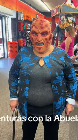 Aventuras con la abuela, la Freddy Krueger 👵🏼 esto es Halloween #halloween #freddykrueger 