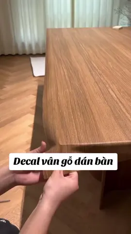Biến bàn ăn cũ thành điểm nhấn mới với decal vân gỗ! 🌿 Không cần thay bàn, chỉ cần dán là đủ sang. Ai muốn thử làm mới không gian ăn uống của mình nào? #TrangTriNhaCua #DecalVanGo #LamMoiBanAn #decornhaxinh97 